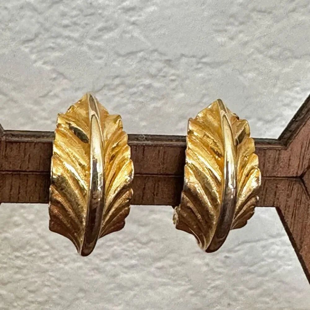 Gold tone vintage leaf clip on earrings